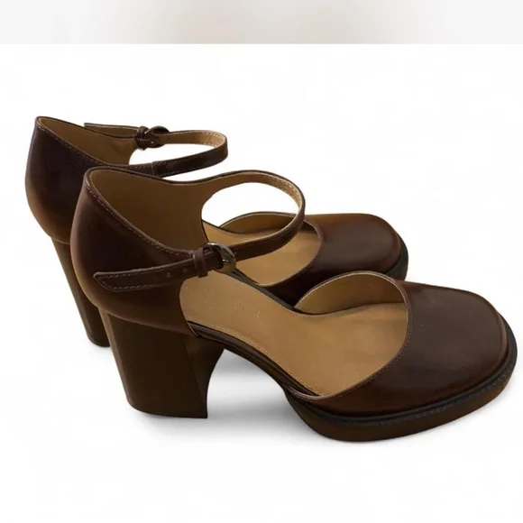 Crown Vintage Greeta Mary Jane pumps, featuring a chunky block heel and platform - Picture 4 of 6
